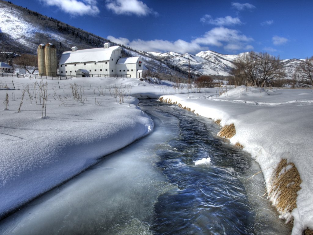 Lake Life Meets Ski Life at Jordanelle Paradise 204 Vacation Rental in Heber City - RedAwning