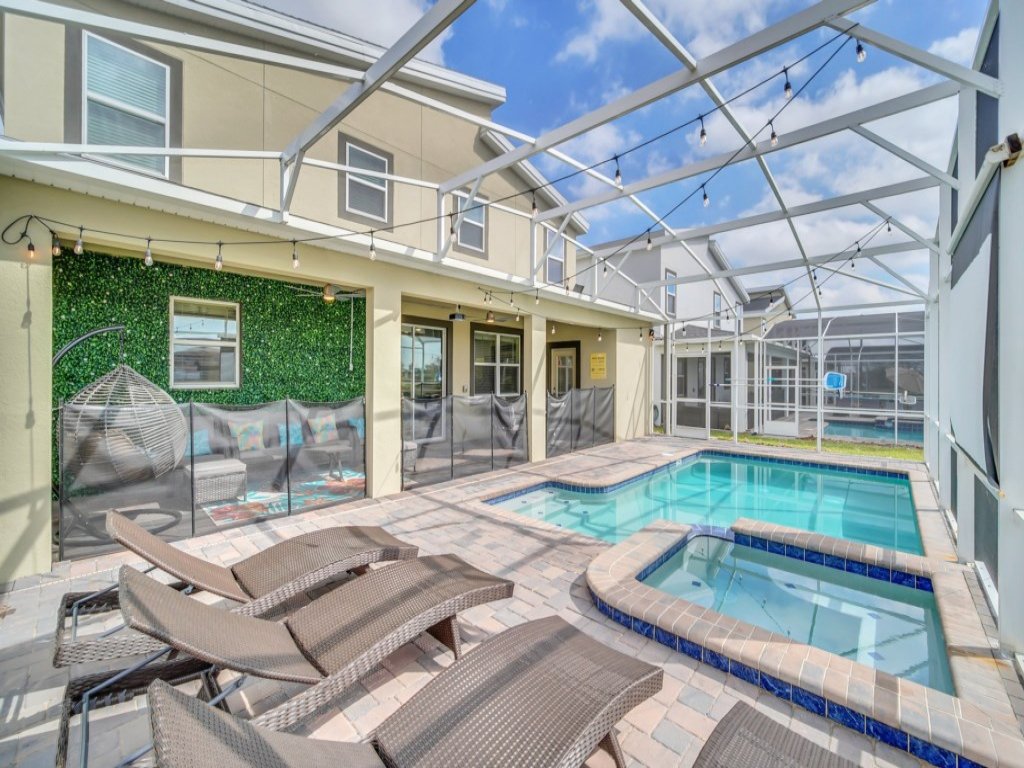 Luxury 6 Bedroom 5 Bathroom Gated Resort Villa Clo Vacation Rental in Davenport - RedAwning