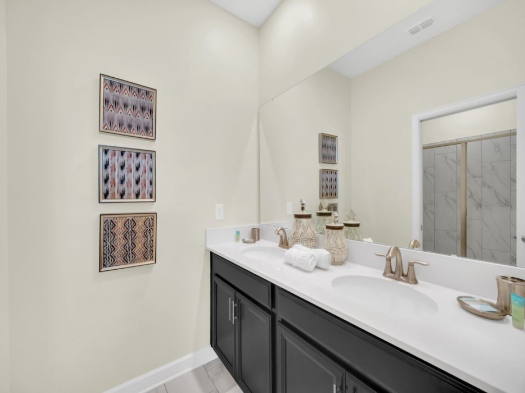 Luxury 6 Bedroom 5 Bathroom Gated Resort Villa Clo Vacation Rental in Davenport - RedAwning