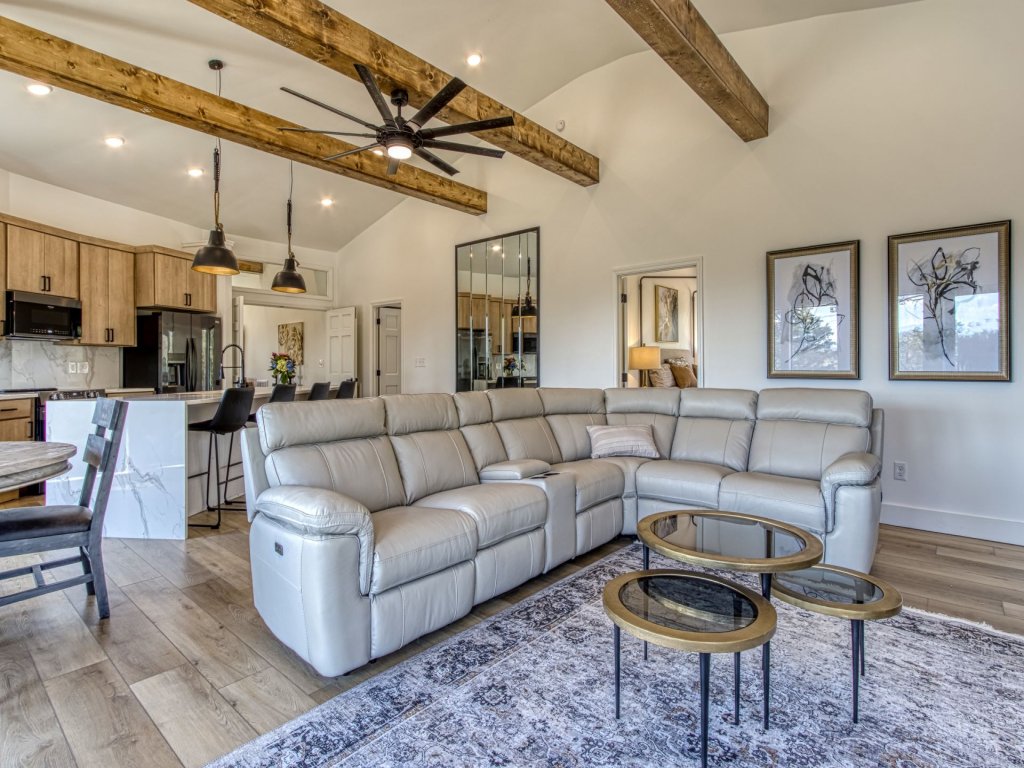Mountain Valley Revival Vacation Rental in Pigeon Forge - RedAwning