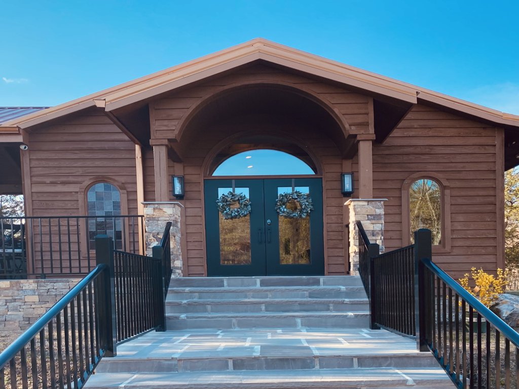 Mountain Valley Revival Vacation Rental in Pigeon Forge - RedAwning