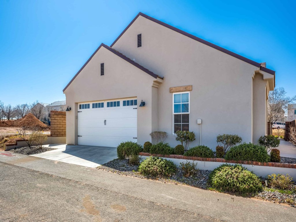 The Wanderer Vacation Rental in Hurricane - RedAwning