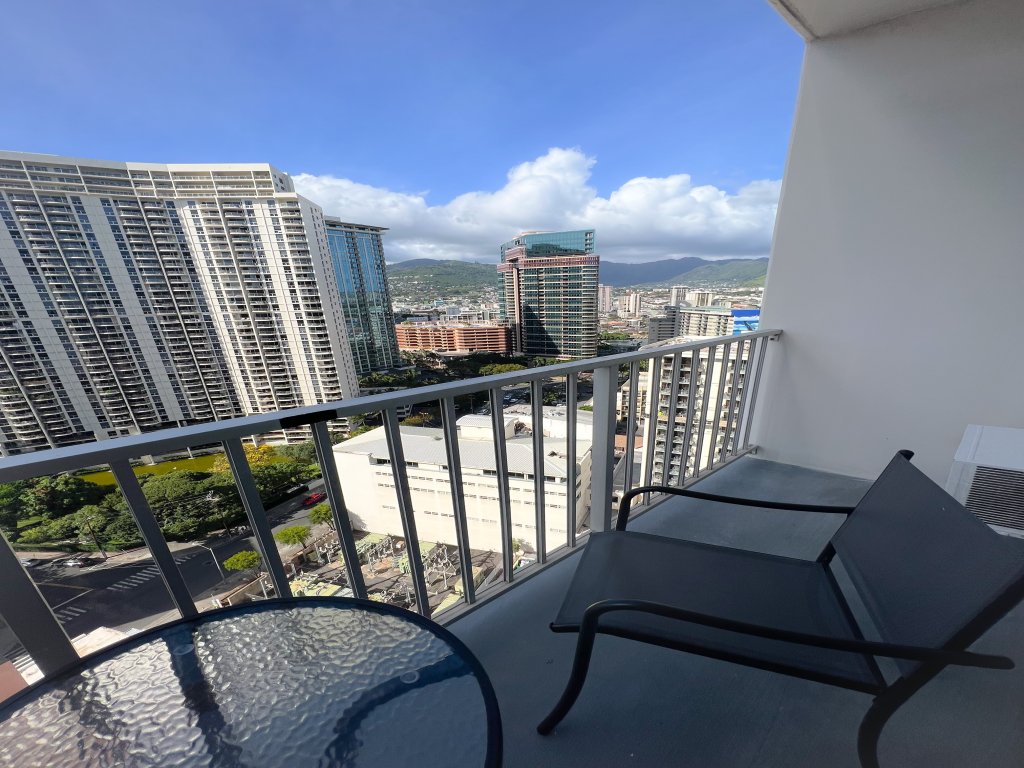 Refreshing Inn on The Park Studio Vacation Rental in Honolulu - RedAwning