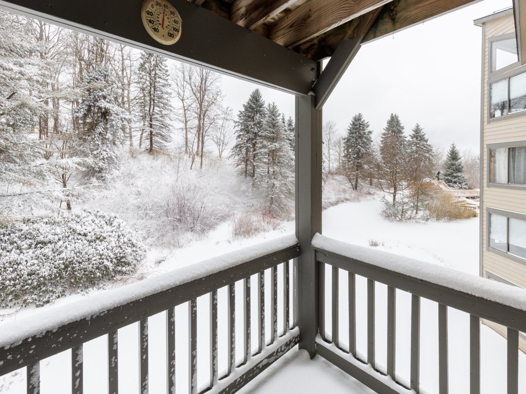 Seven Springs Stoneridge 3 BR Condo, Private Deck Vacation Rental in Pennsylvania - RedAwning