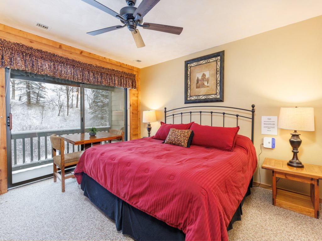 Seven Springs Stoneridge 3 BR Condo, Private Deck Vacation Rental in Pennsylvania - RedAwning