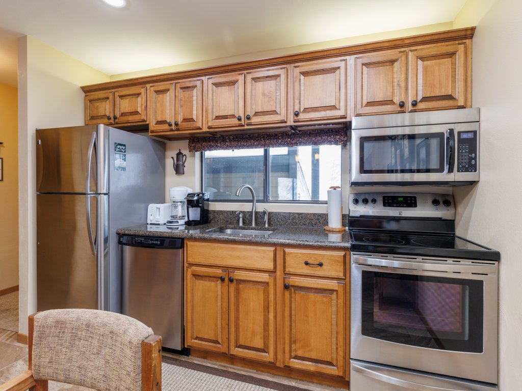 Seven Springs Stoneridge 3 BR Condo, Private Deck Vacation Rental in Pennsylvania - RedAwning