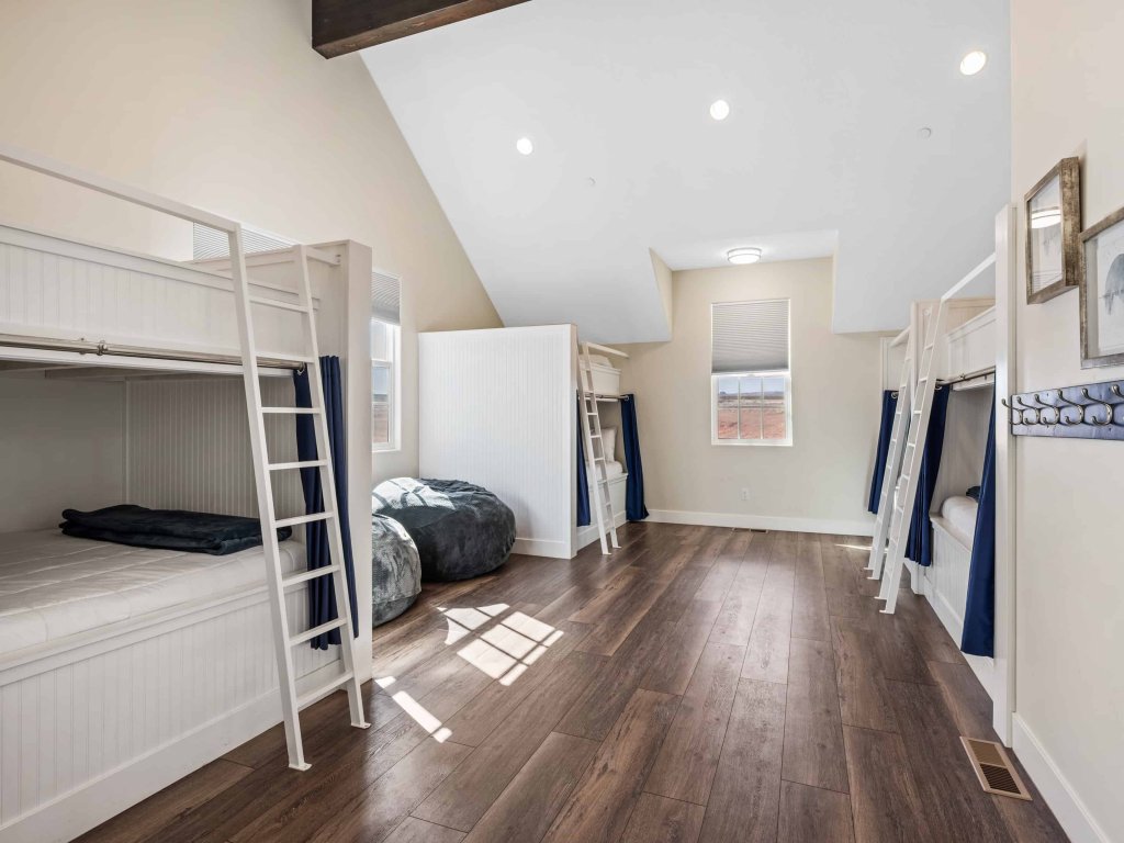 The Hudson #F2 Vacation Rental in Hurricane - RedAwning