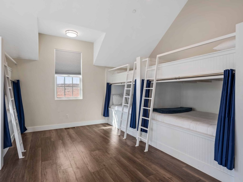 The Hudson #F2 Vacation Rental in Hurricane - RedAwning