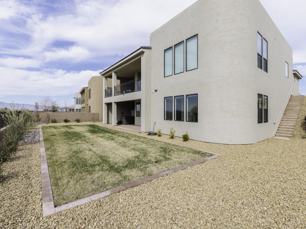 Getaway On The Green Vacation Rental in St. George - RedAwning