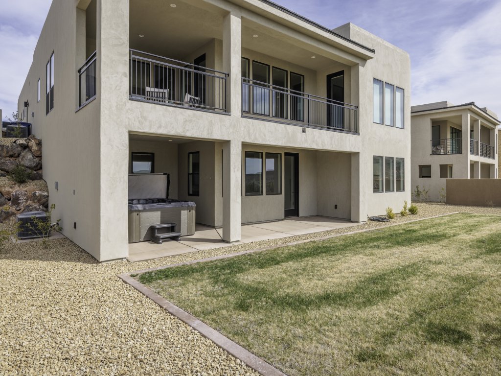 Getaway On The Green Vacation Rental in St. George - RedAwning
