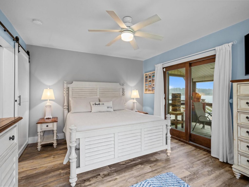 Water's Edge Retreat Vacation Rental in North Carolina - RedAwning