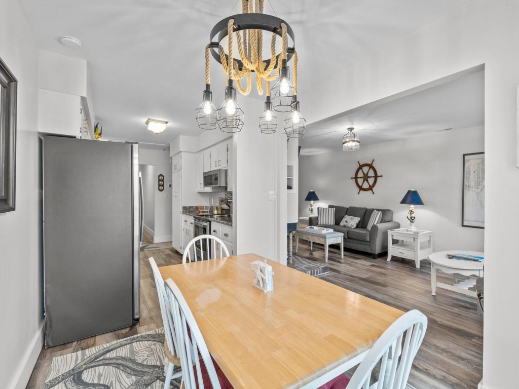 Water's Edge Retreat Vacation Rental in North Carolina - RedAwning