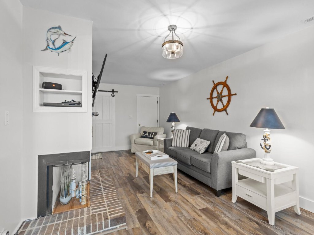 Water's Edge Retreat Vacation Rental in North Carolina - RedAwning