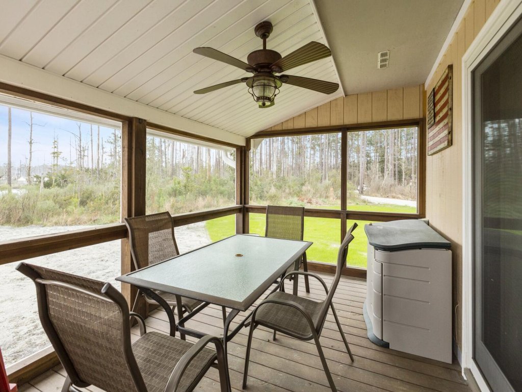 Water's Edge Retreat Vacation Rental in North Carolina - RedAwning