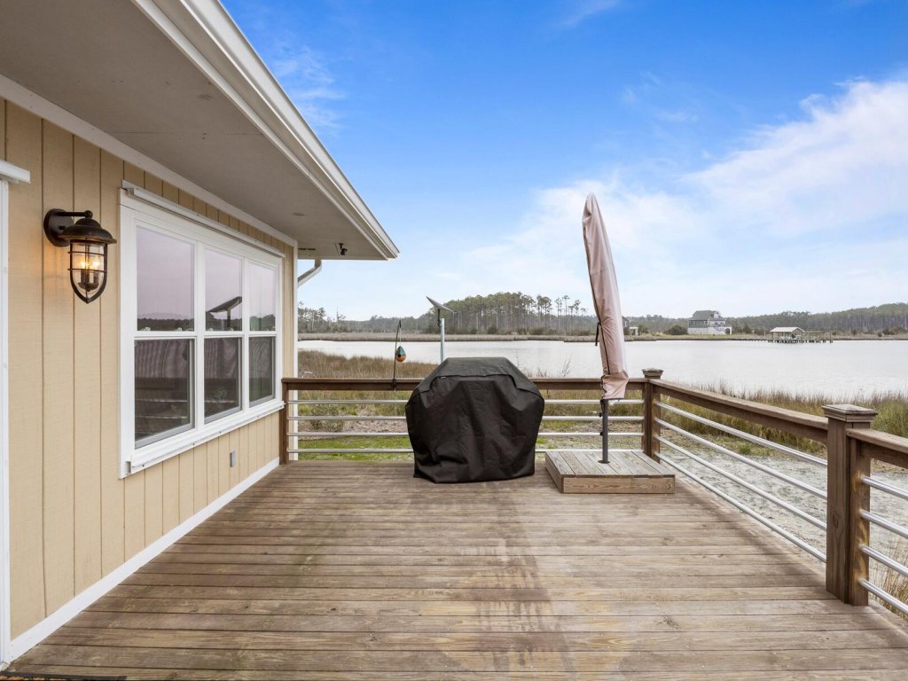 Water's Edge Retreat Vacation Rental in North Carolina - RedAwning