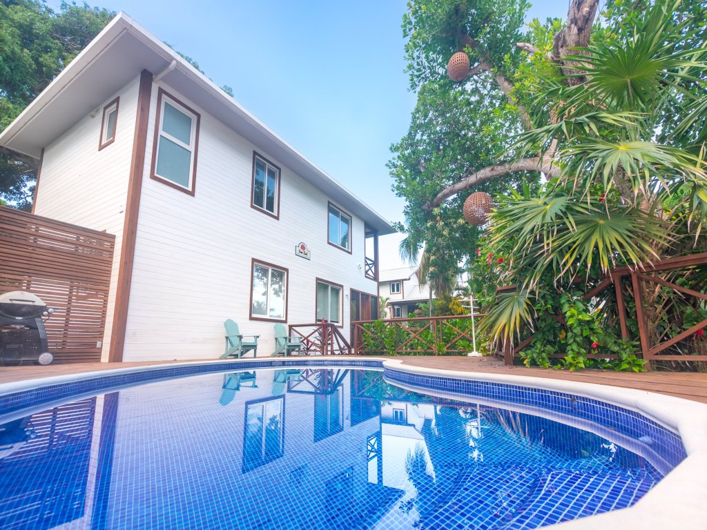 Casa Coral and  Casa Palmera Vacation Rental - RedAwning