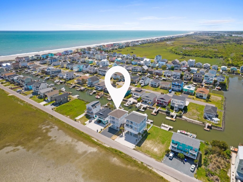 Fore SeaSuns / 139 Scotch Bonnet Dr. Vacation Rental in Holden Beach - RedAwning
