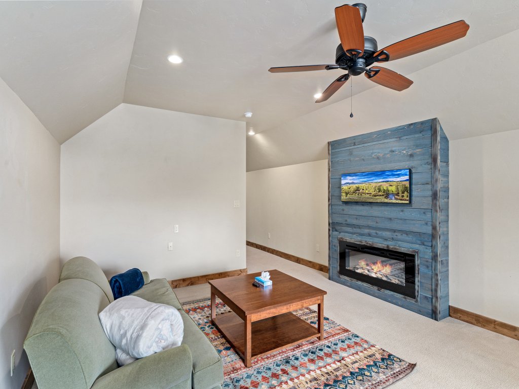 Cherry Drive Vacation Rental in Steamboat Springs - RedAwning
