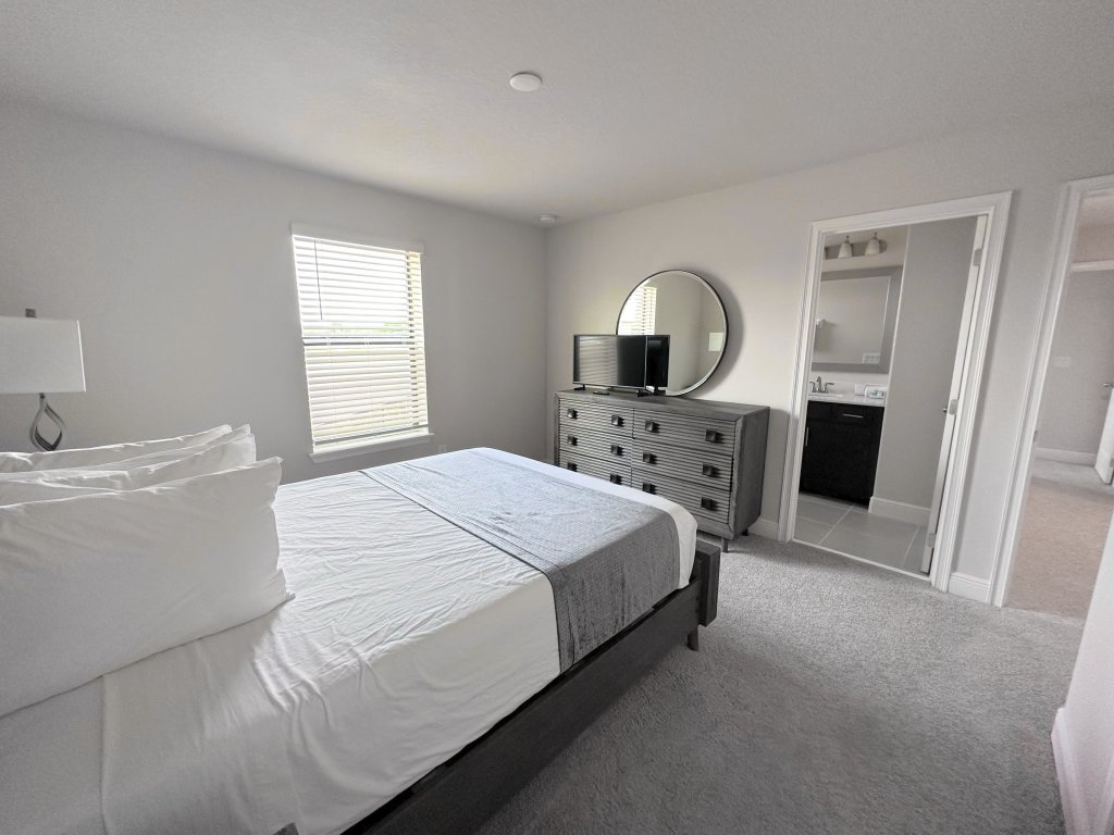 211MCV - Balmoral Resort Vacation Rental in Haines City - RedAwning