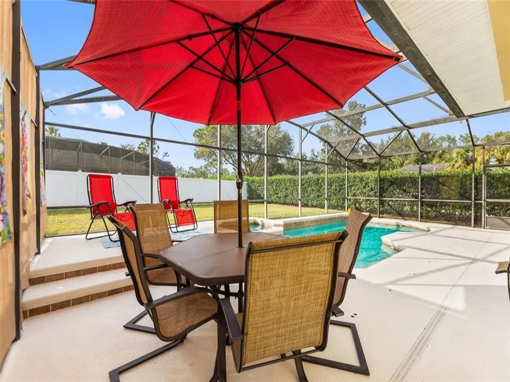 Henley Haven  Vacation Rental in Davenport - RedAwning