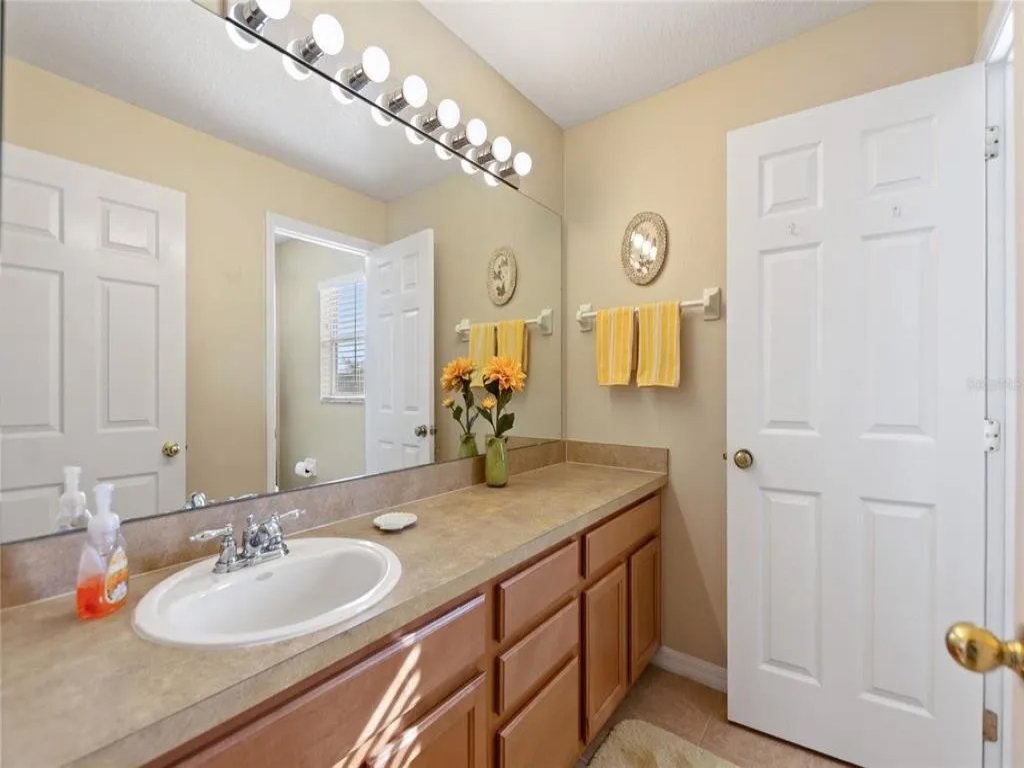 Henley Haven  Vacation Rental in Davenport - RedAwning