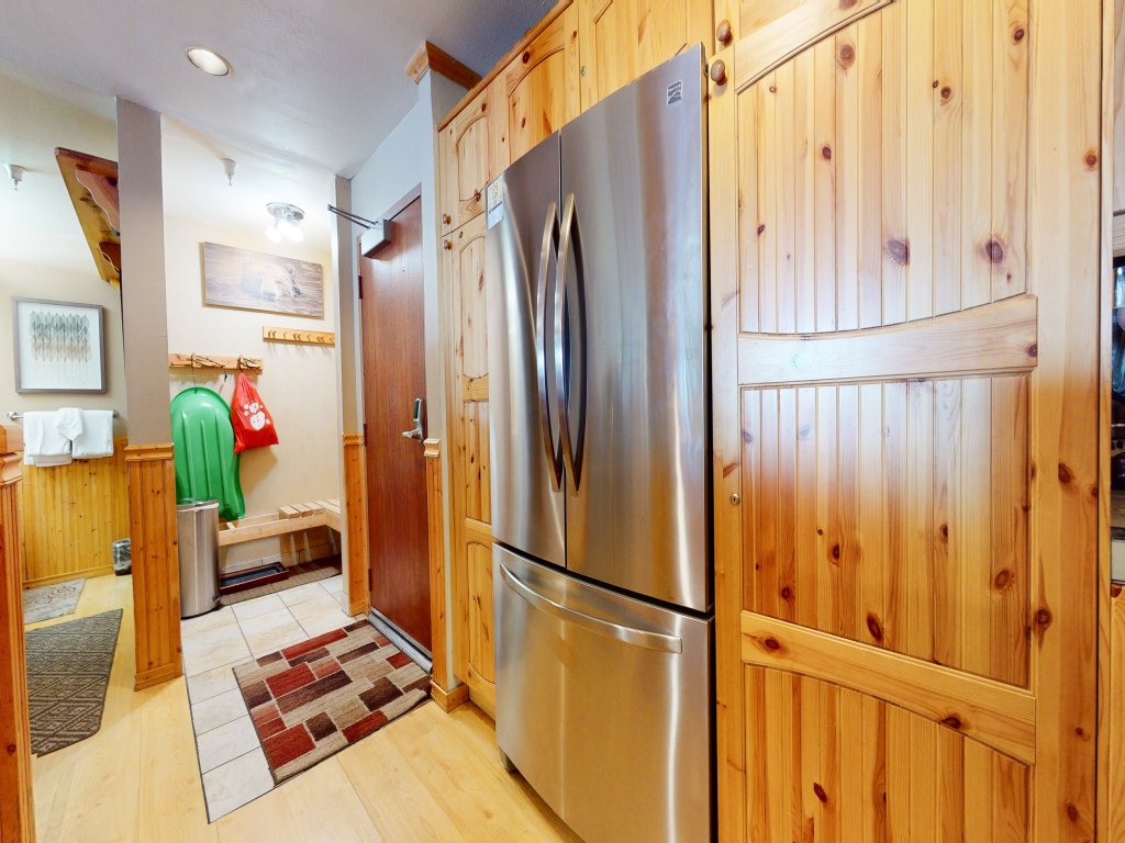 Aspen Creek #227 Vacation Rental in Mammoth Lakes - RedAwning