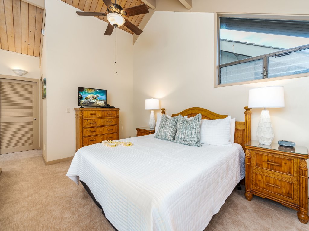 Kahana Village 40 Oceanfront 2Bed/2Bath Vacation Rental in Lahaina - RedAwning