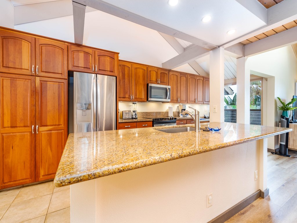 Kahana Village 40 Oceanfront 2Bed/2Bath Vacation Rental in Lahaina - RedAwning