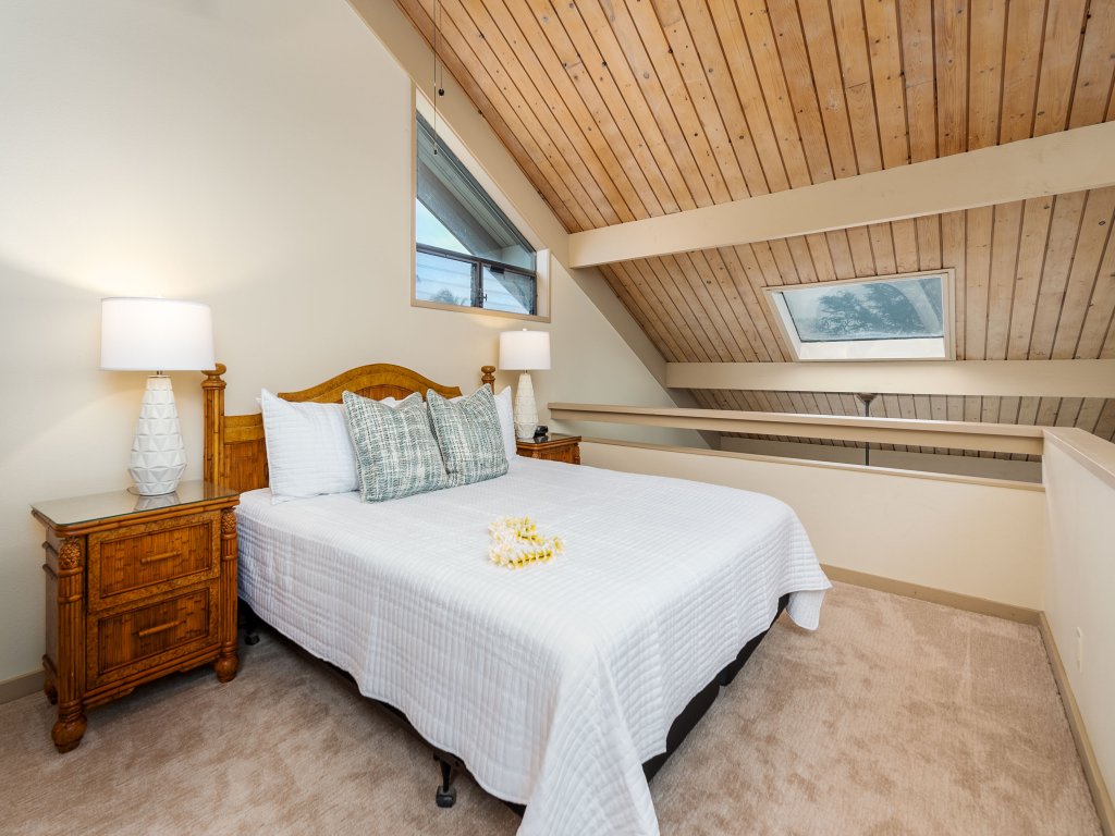 Kahana Village 40 Oceanfront 2Bed/2Bath Vacation Rental in Lahaina - RedAwning