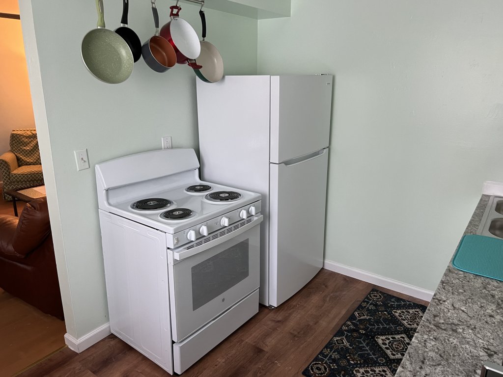 Boat House Ground Floor #2 - 1 BR WaterFront, Wifi Vacation Rental in Norfolk - RedAwning