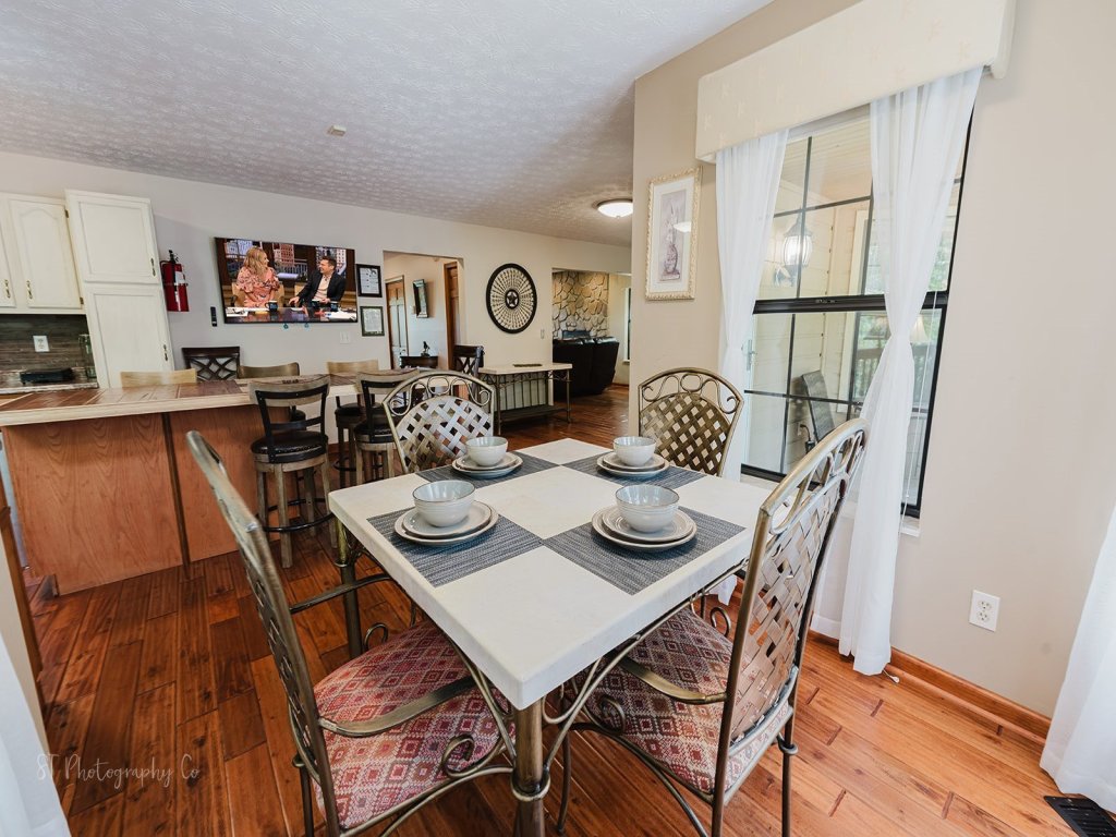 The Rose Vacation Rental in Gatlinburg - RedAwning