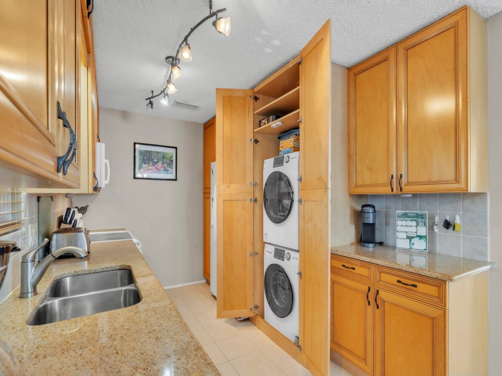 North Beach Paradise Vacation Rental in Holmes Beach - RedAwning