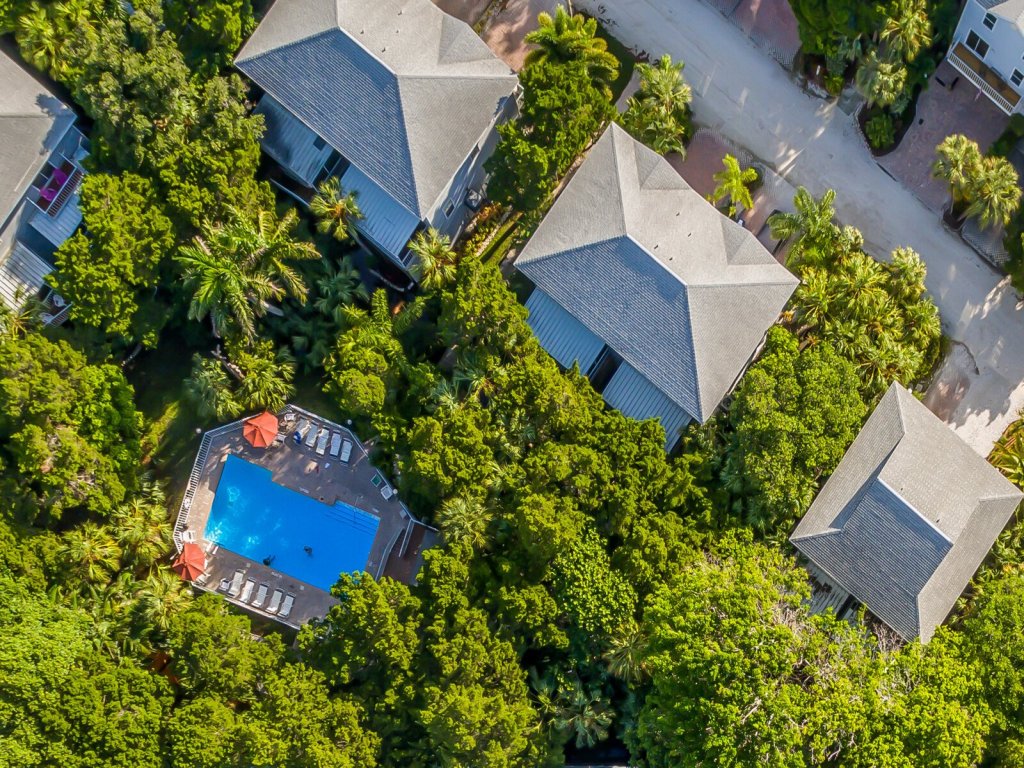 North Beach Paradise Vacation Rental in Holmes Beach - RedAwning