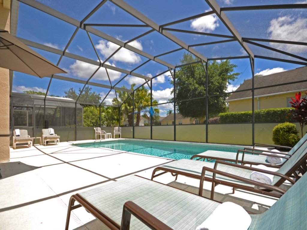 Robins Nest  Vacation Rental in Haines City - RedAwning