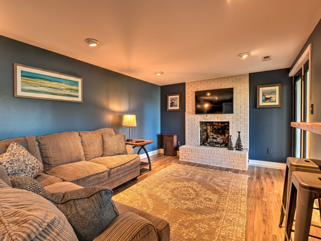 4BR Riviera Paradise w/ Private Dock! Vacation Rental in North Carolina - RedAwning