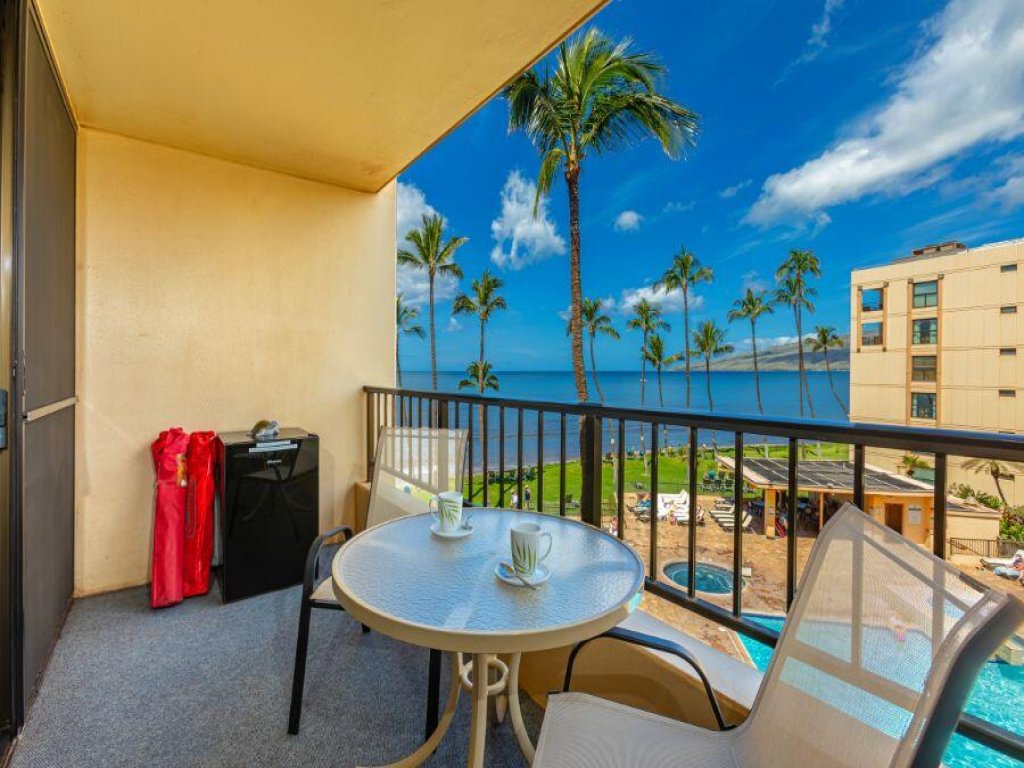 SUGAR BEACH RESORT #412 Vacation Rental in Hawaii - RedAwning