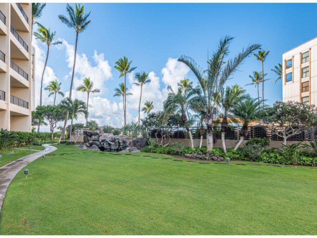 SUGAR BEACH RESORT #412 Vacation Rental in Hawaii - RedAwning