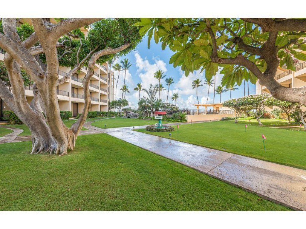 SUGAR BEACH RESORT #412 Vacation Rental in Hawaii - RedAwning
