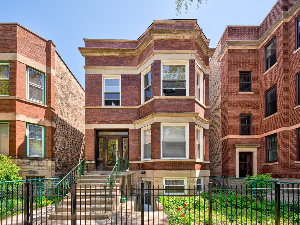 Centrally Located Swedish Design Andersonville 2bd Vacation Rental in Chicago - RedAwning