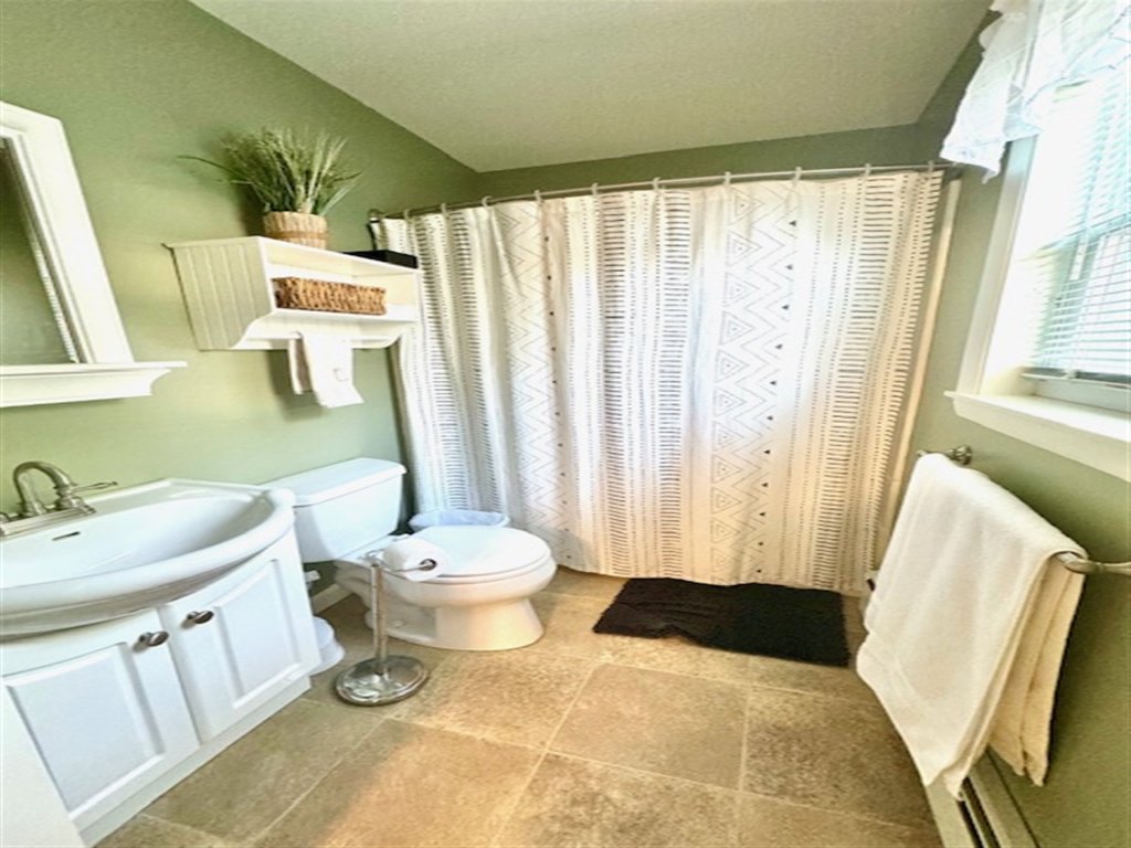 ANNABESSACOOK RETREAT LIMIT 8 Vacation Rental in Maine - RedAwning