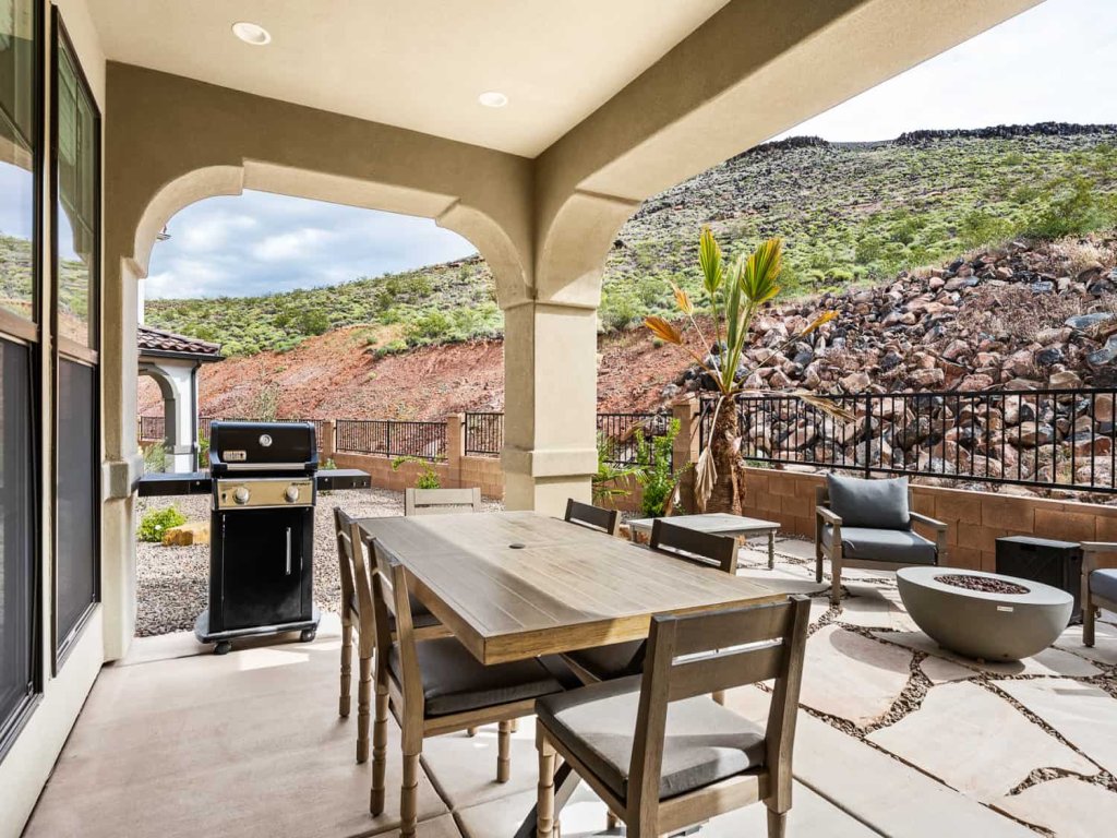 Black Rock Hills Vacation Rental in Utah - RedAwning
