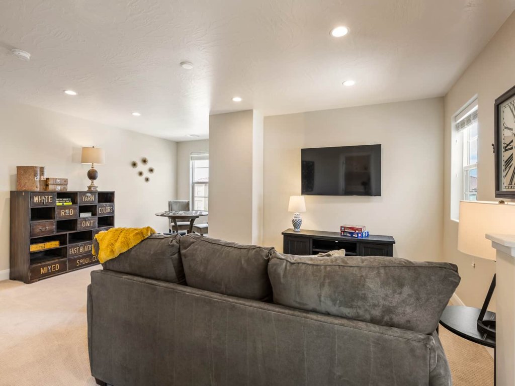 Black Rock Hills Vacation Rental in Utah - RedAwning
