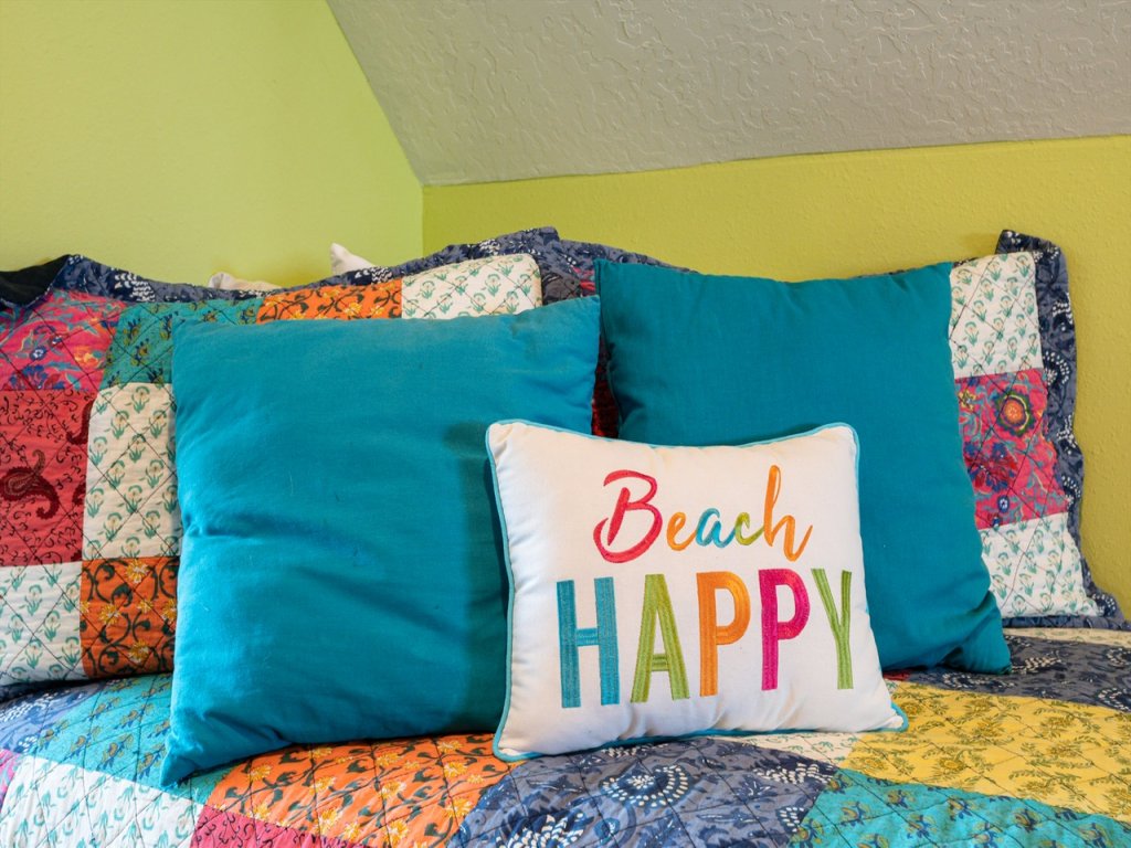 The Lazy Lobster Vacation Rental in Texas - RedAwning
