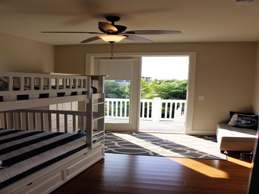 Paradise Beach House Vacation Rental in Holmes Beach - RedAwning
