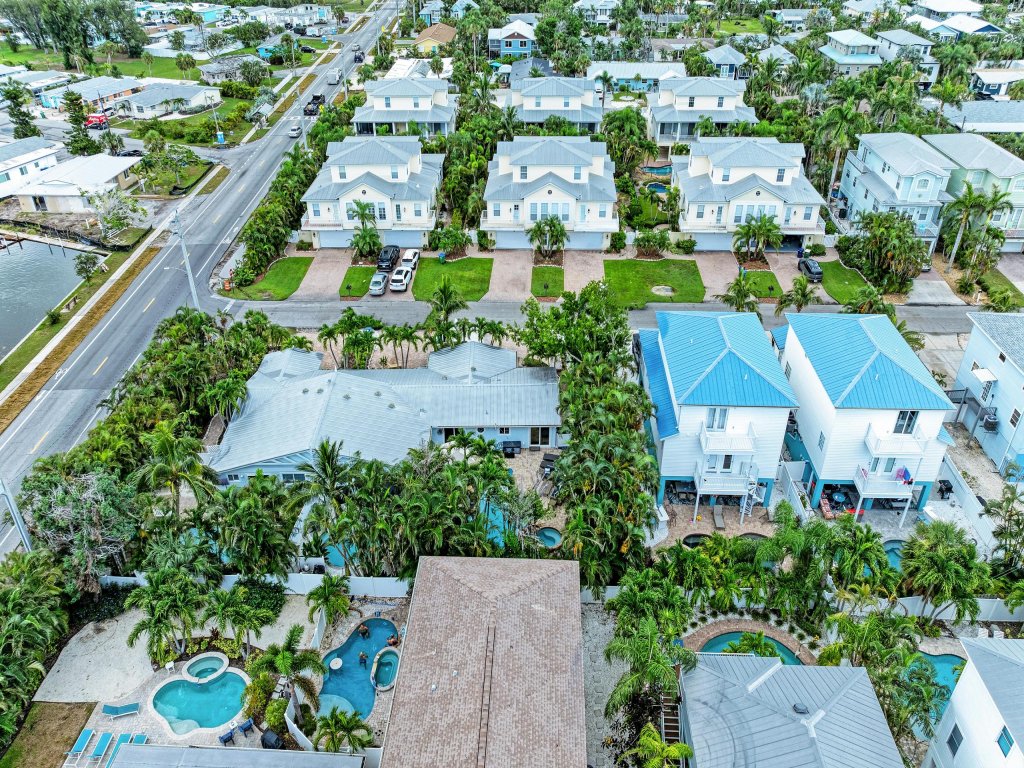 Beach Bliss Vacation Rental in Holmes Beach - RedAwning