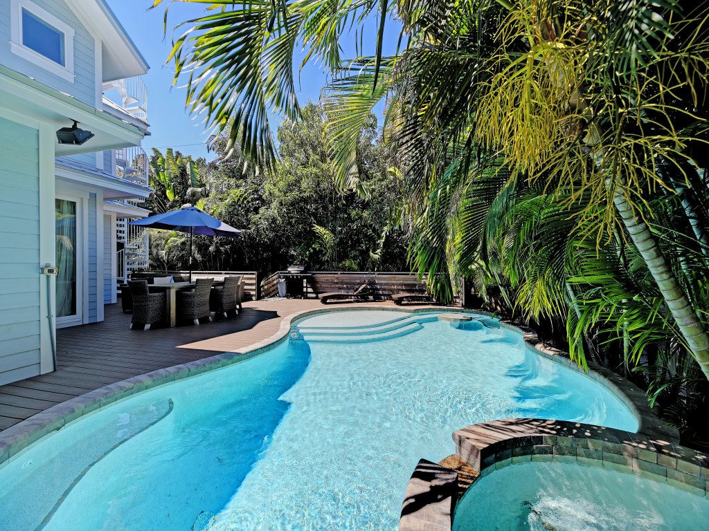 Oasis By The Beach Vacation Rental in Holmes Beach - RedAwning