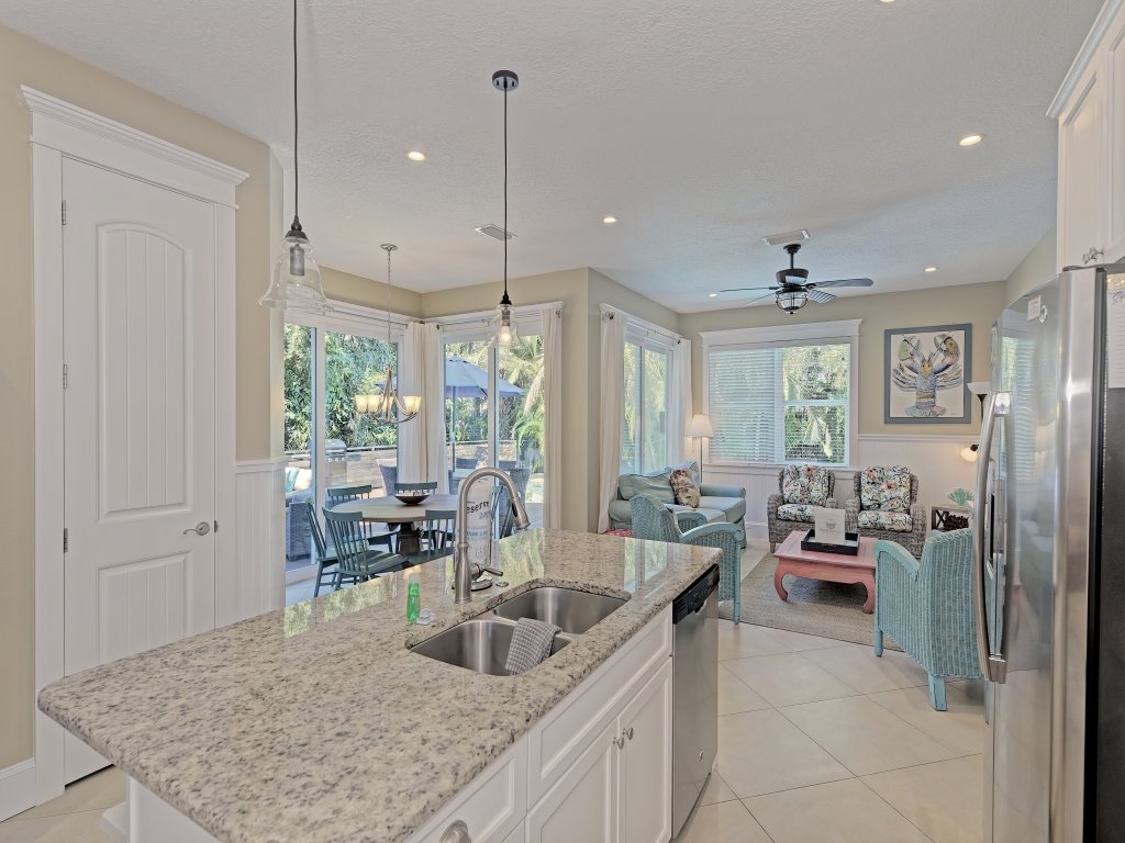 Oasis By The Beach Vacation Rental in Holmes Beach - RedAwning