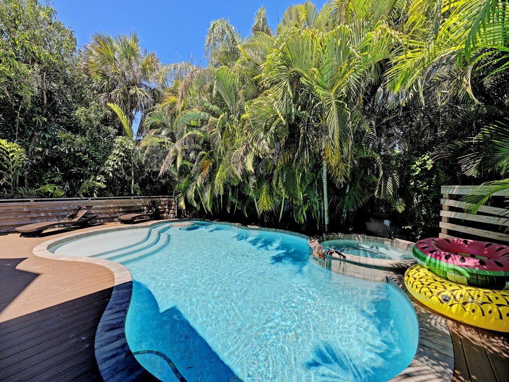 Oasis By The Beach Vacation Rental in Holmes Beach - RedAwning