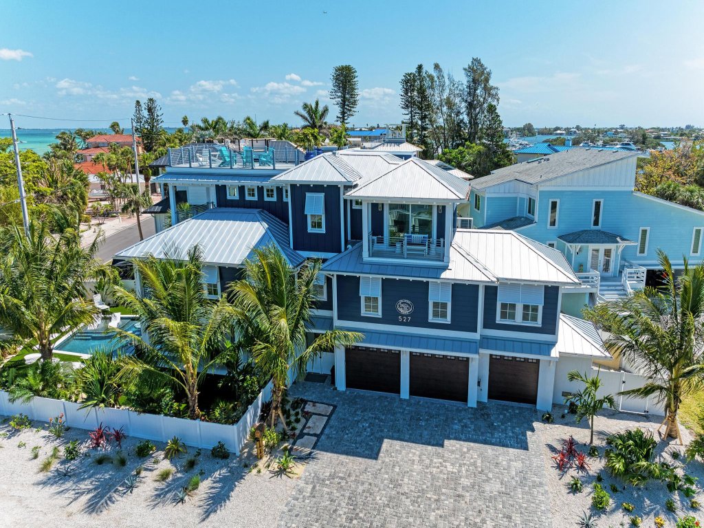 The TipSea Turtle Vacation Rental in Anna Maria - RedAwning