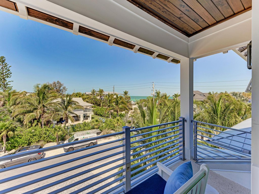 The TipSea Turtle Vacation Rental in Anna Maria - RedAwning